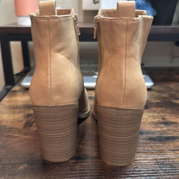 Universal Thread‎ Tan western Bootie size 8 - Picture 5 of 12